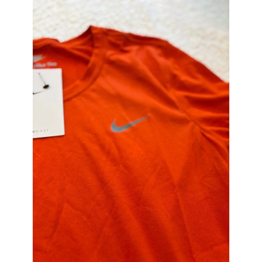 Nike Womens Dri-FIT Long Sleeve Shirt‎ Size Medium Orange